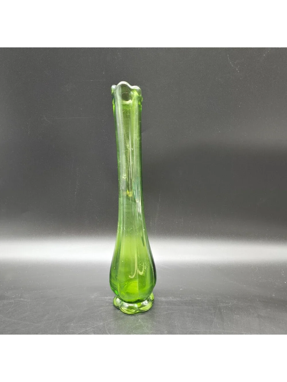 Vintage L.E. Smith Avocado Green 13